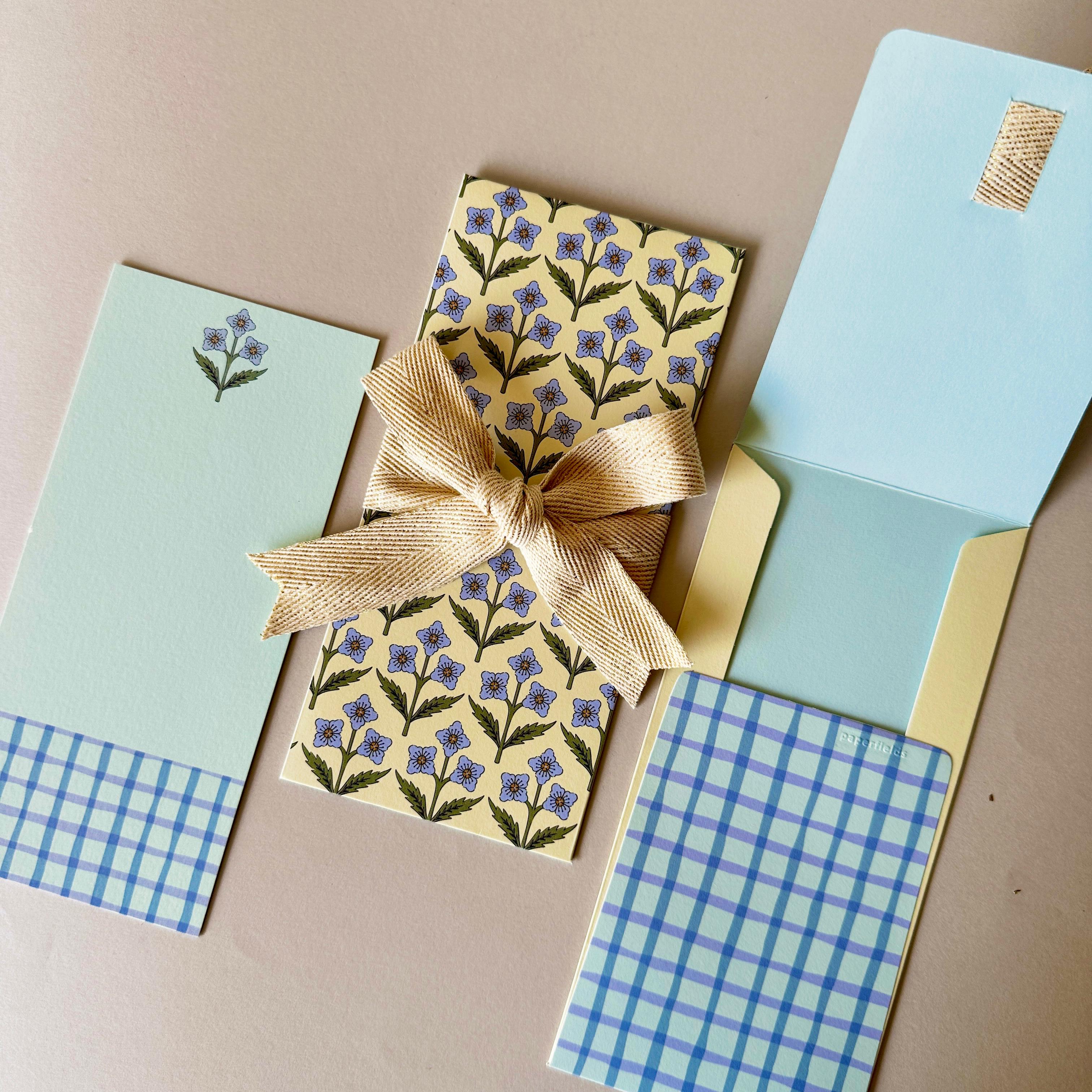 Haveli Ribbon Envelopes with Notecards